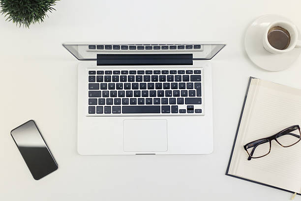 macbook pro screen replacement in abu dhabi